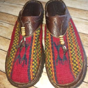 BORN woven wool blanket clogs women's sz 11 Navajo native Aztec slip on mules